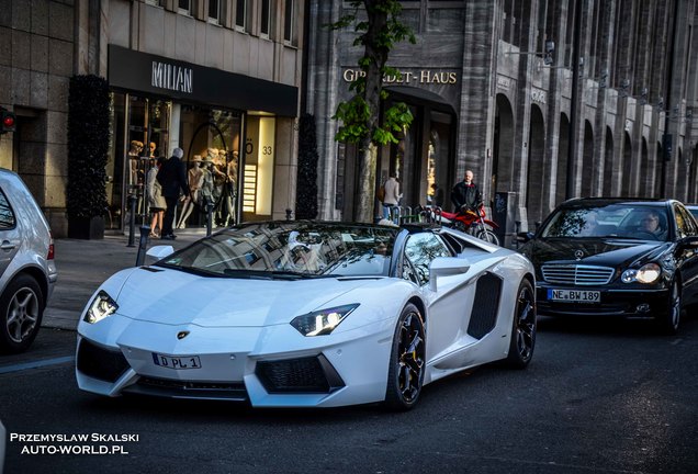 Lamborghini Aventador LP700-4 Roadster