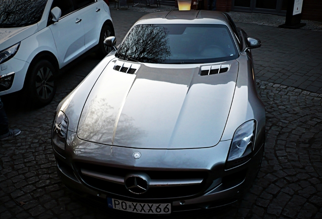 Mercedes-Benz SLS AMG