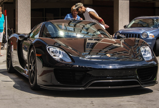 Porsche 918 Spyder Weissach Package