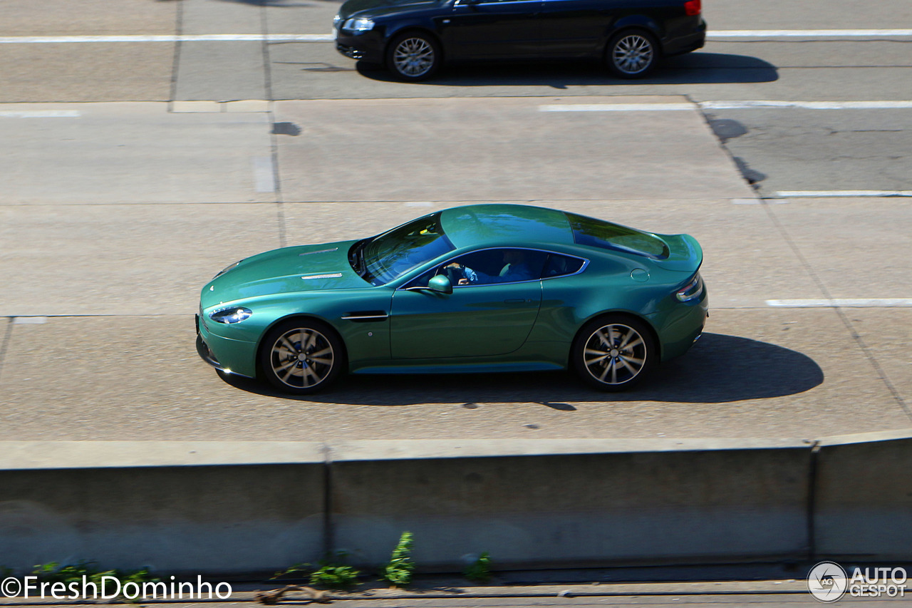 Aston Martin V8 Vantage 2012