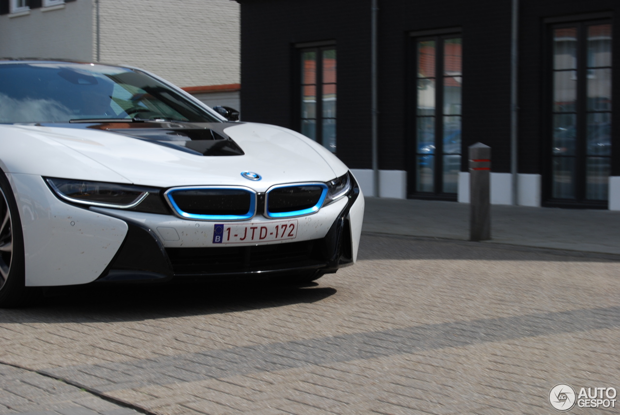 BMW i8