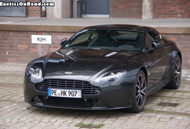 Aston Martin V8 Vantage S