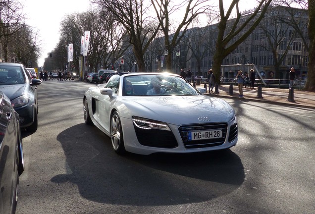 Audi R8 V10 Spyder 2013