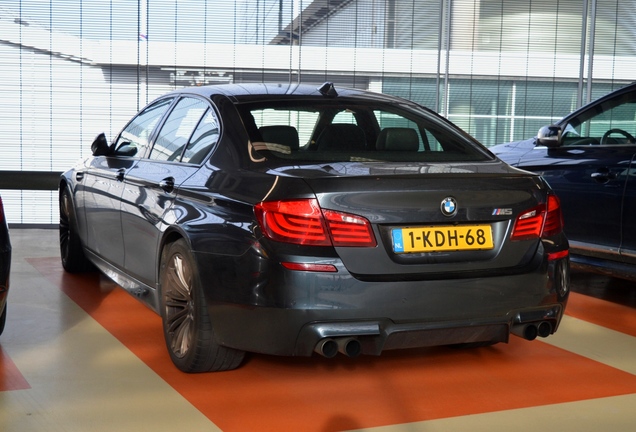 BMW M5 F10 2011