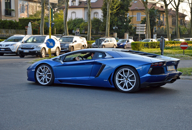 Lamborghini Aventador LP700-4