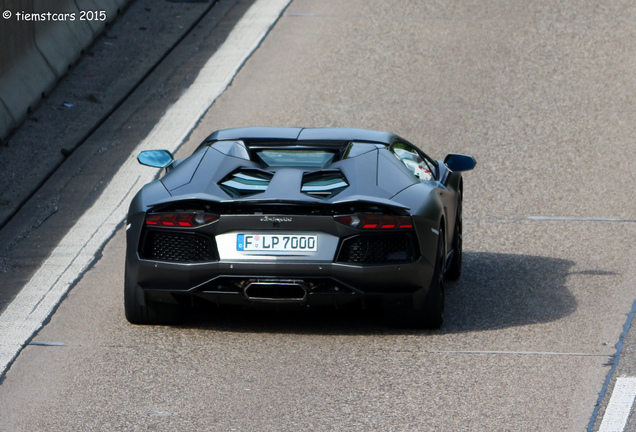 Lamborghini Aventador LP700-4 Roadster