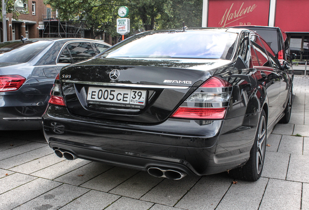 Mercedes-Benz S 65 AMG V221