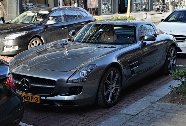 Mercedes-Benz SLS AMG