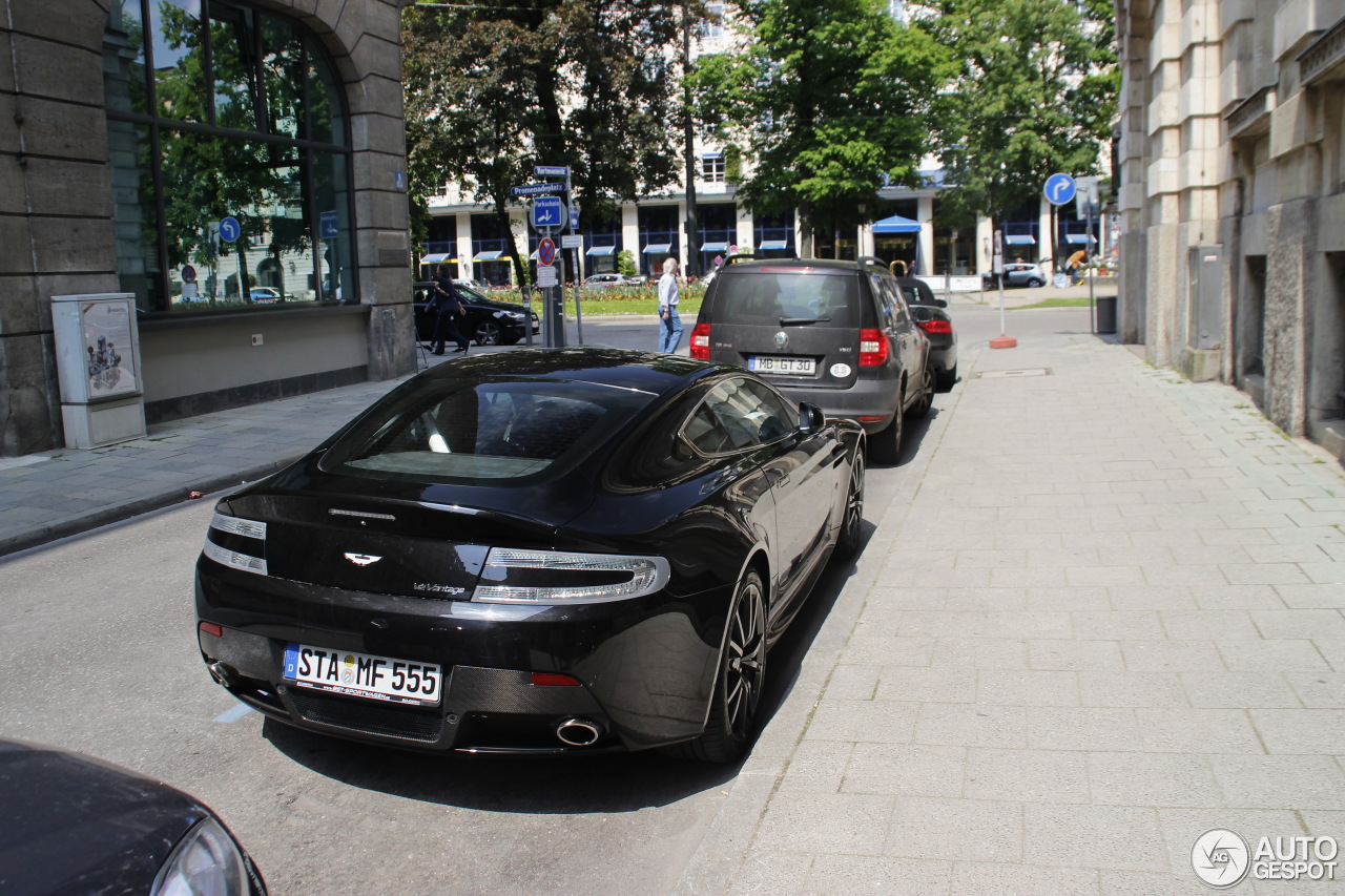 Aston Martin V12 Vantage