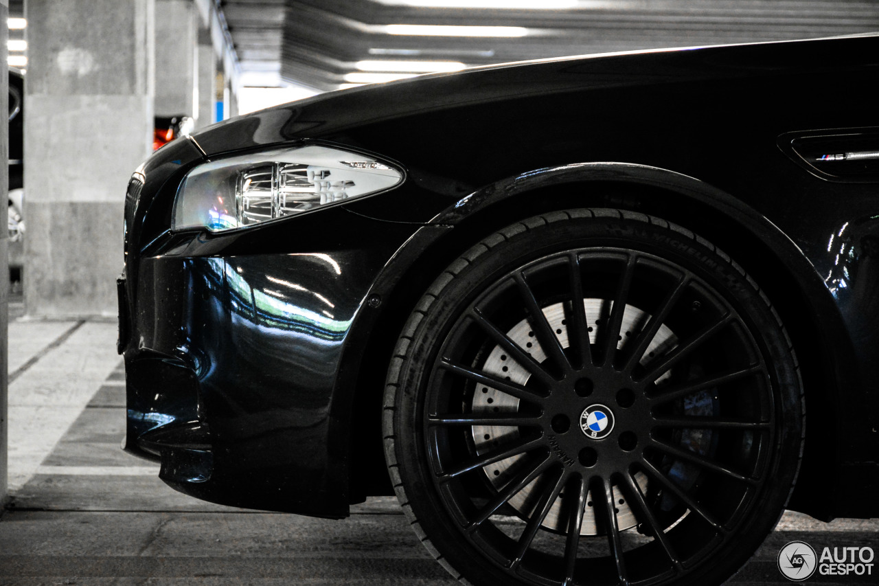 BMW M5 F10 2011