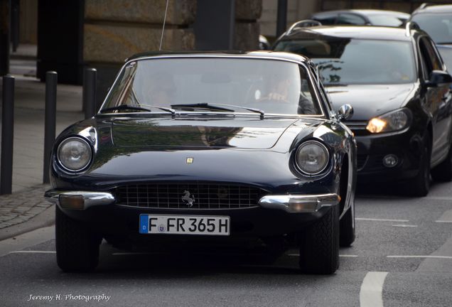 Ferrari 365 GT 2+2