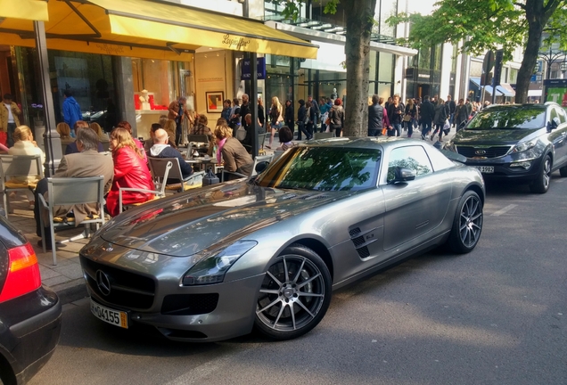 Mercedes-Benz SLS AMG