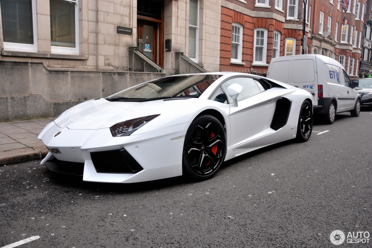 Lamborghini Aventador LP700-4