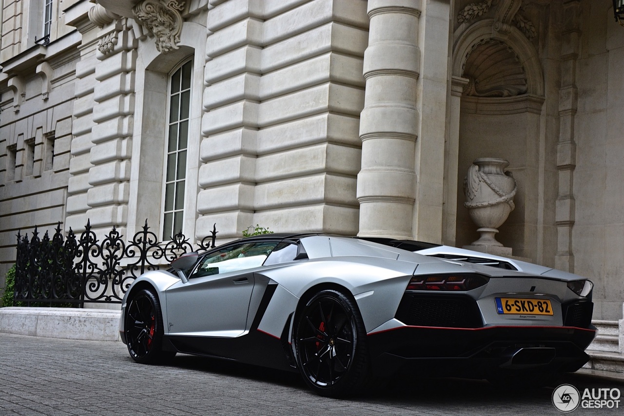 Lamborghini Aventador LP700-4 Roadster