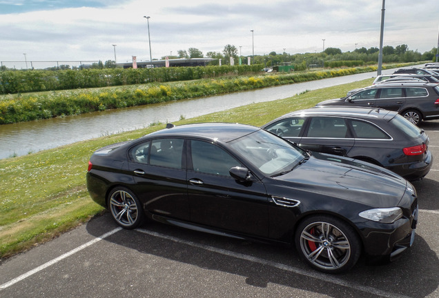 BMW M5 F10 2011