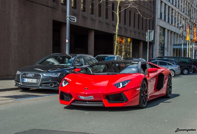 Lamborghini Aventador LP700-4 Roadster