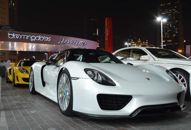 Porsche 918 Spyder Weissach Package