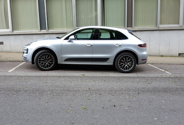 Porsche 95B Macan Turbo