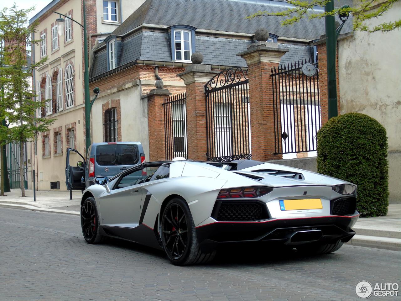 Lamborghini Aventador LP700-4 Roadster