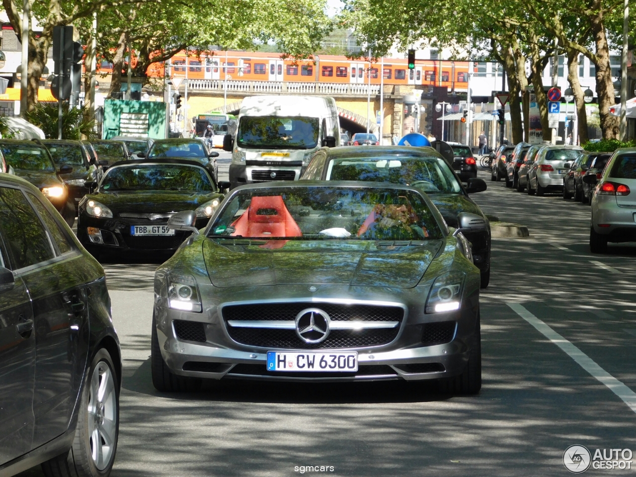 Mercedes-Benz SLS AMG Roadster