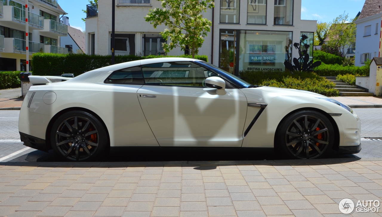 Nissan GT-R 2011