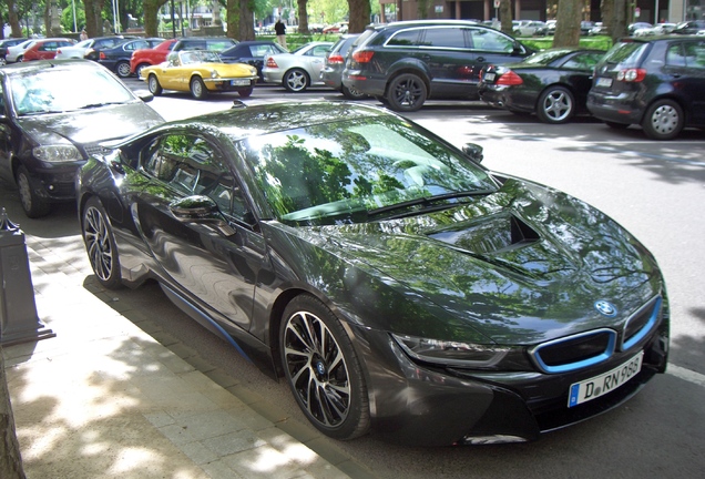 BMW i8