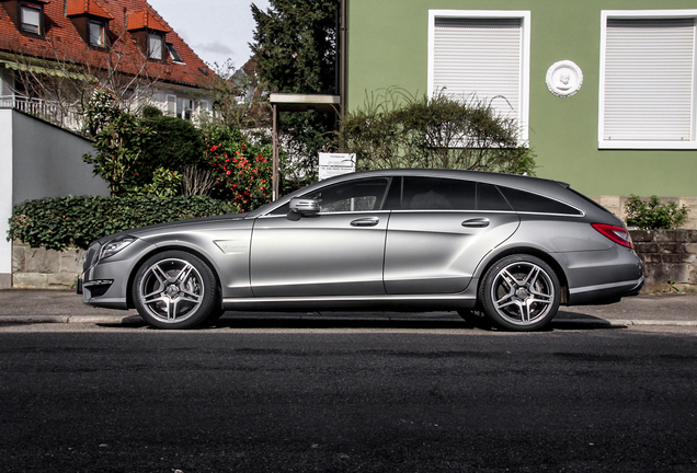 Mercedes-Benz CLS 63 AMG X218 Shooting Brake