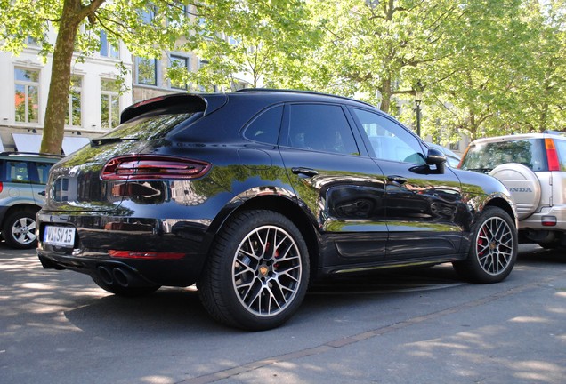 Porsche 95B Macan Turbo