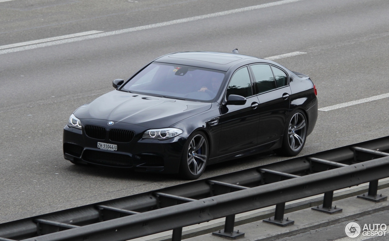 BMW M5 F10 2011