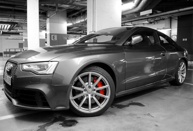 Audi RS5 B8 2012