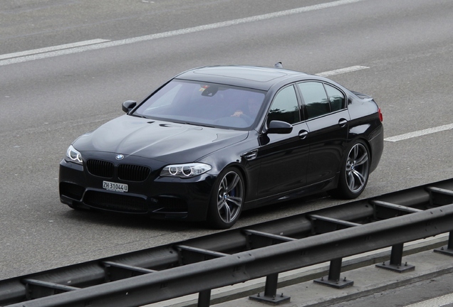 BMW M5 F10 2011