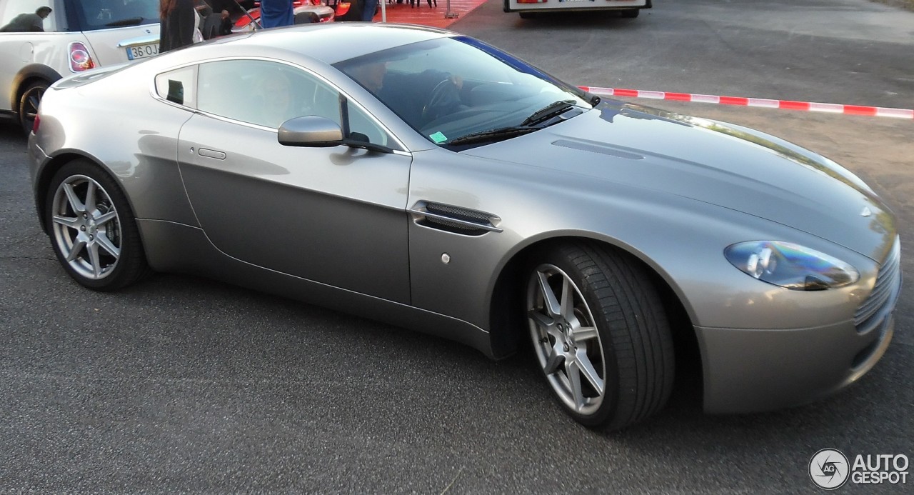 Aston Martin V8 Vantage