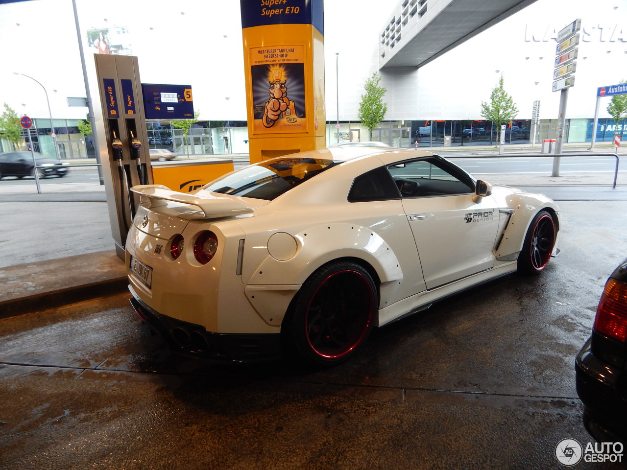 Nissan GT-R PD750 WB