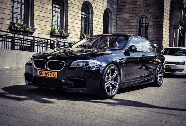 BMW M5 F10 2011