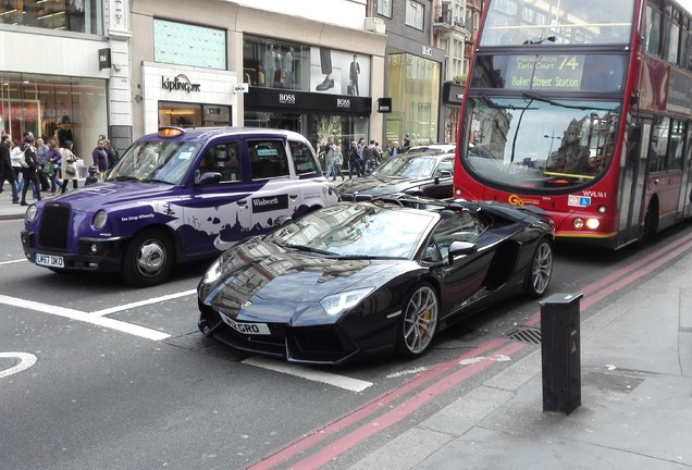 Lamborghini Aventador LP700-4 Roadster