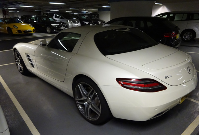 Mercedes-Benz SLS AMG