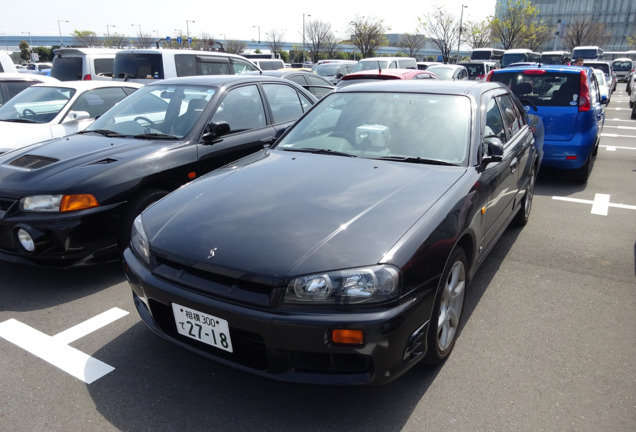 Nissan Skyline R34 Sedan