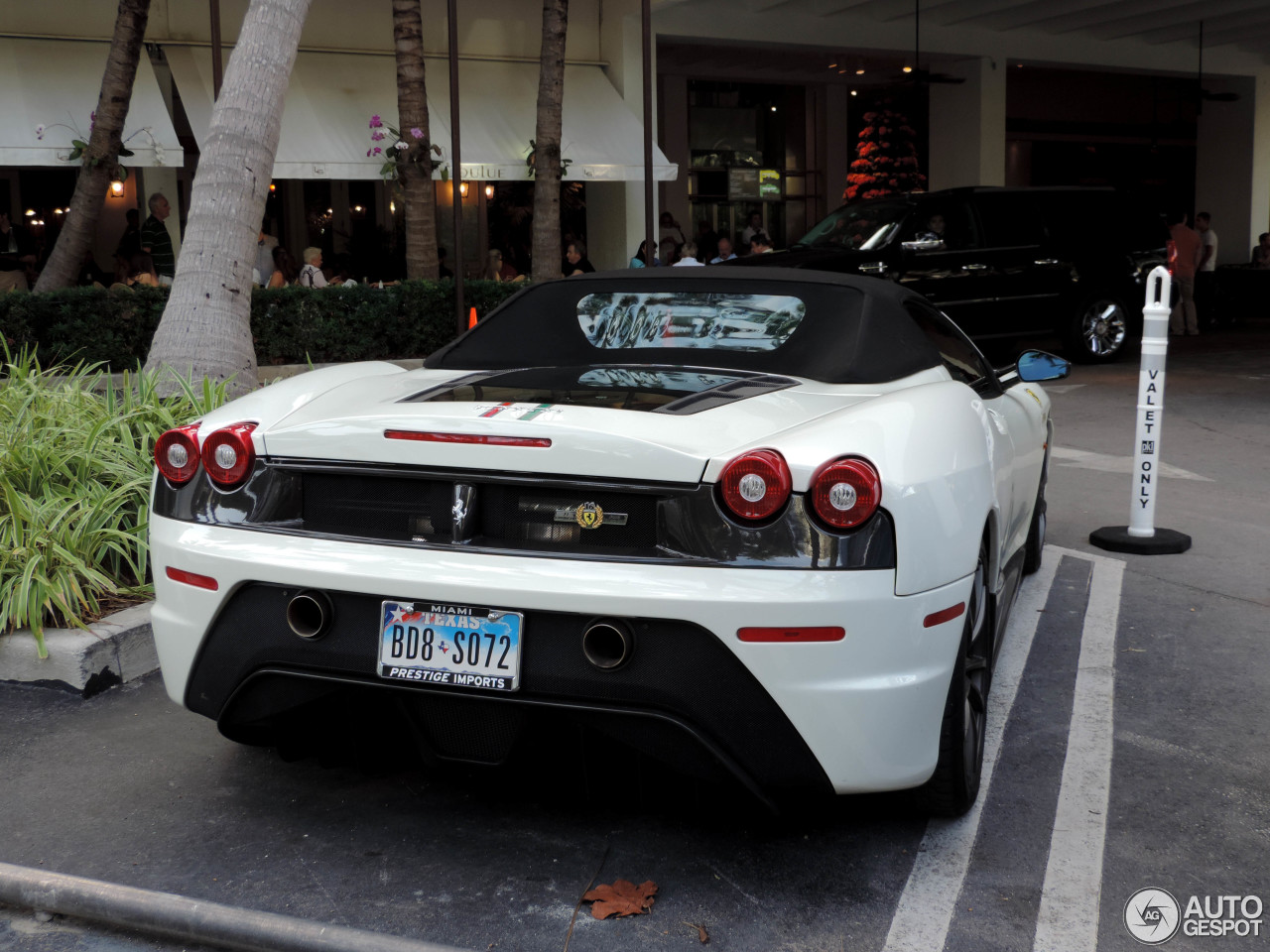 Ferrari Scuderia Spider 16M