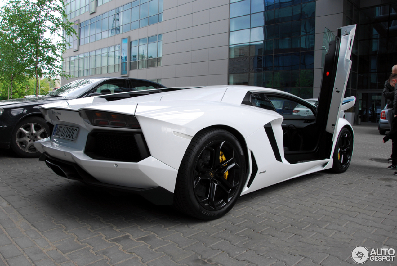 Lamborghini Aventador LP700-4