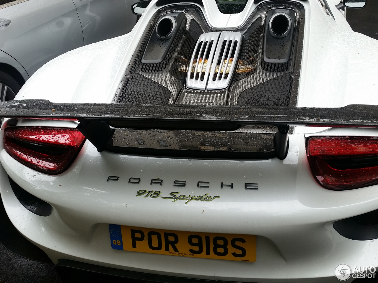 Porsche 918 Spyder Weissach Package