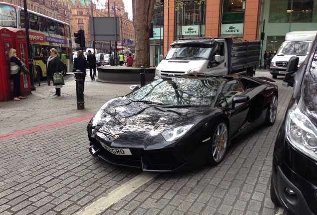 Lamborghini Aventador LP700-4 Roadster