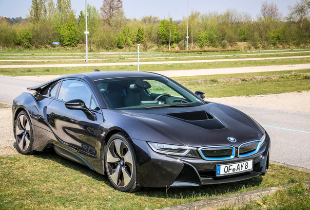 BMW i8