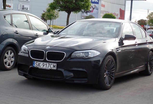 BMW M5 F10 2011