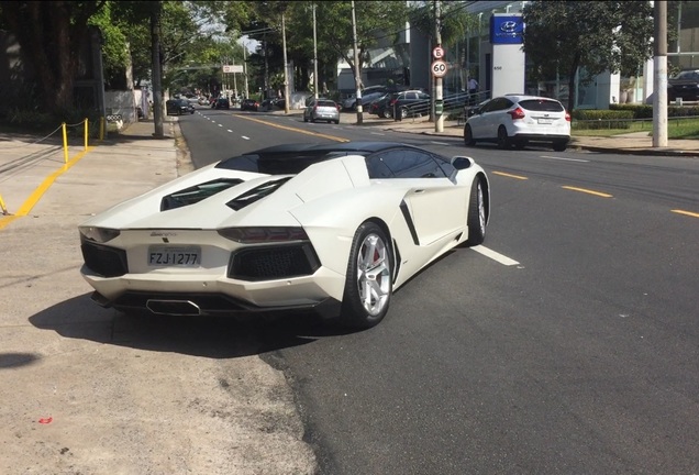 Lamborghini Aventador LP700-4 Roadster