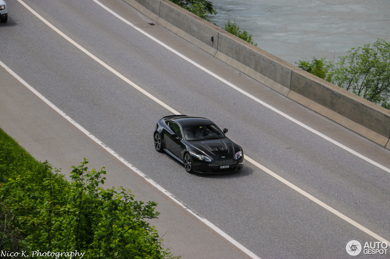 Aston Martin V12 Vantage