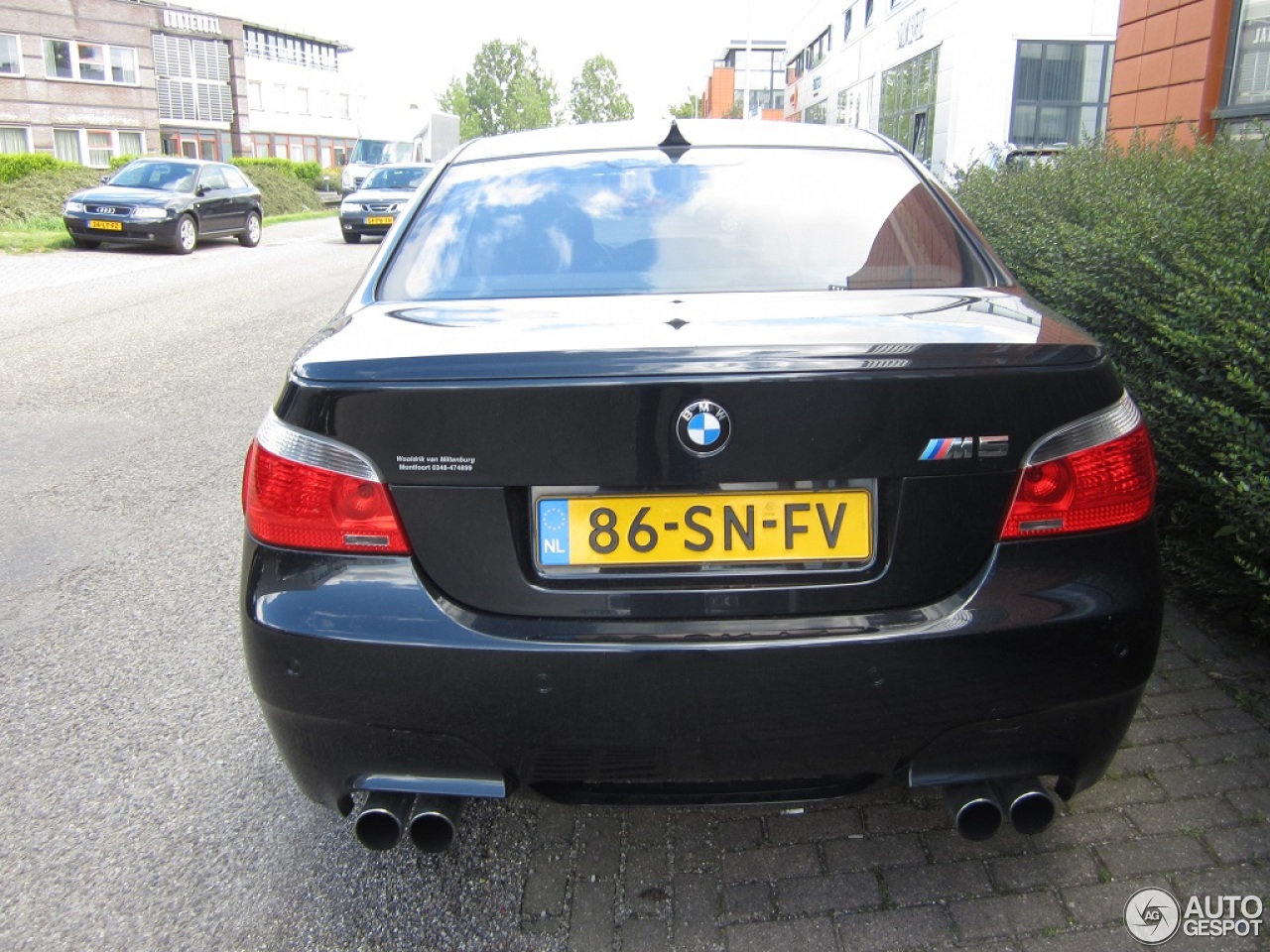 BMW M5 E60 2005