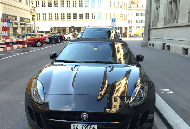 Jaguar F-TYPE R Convertible