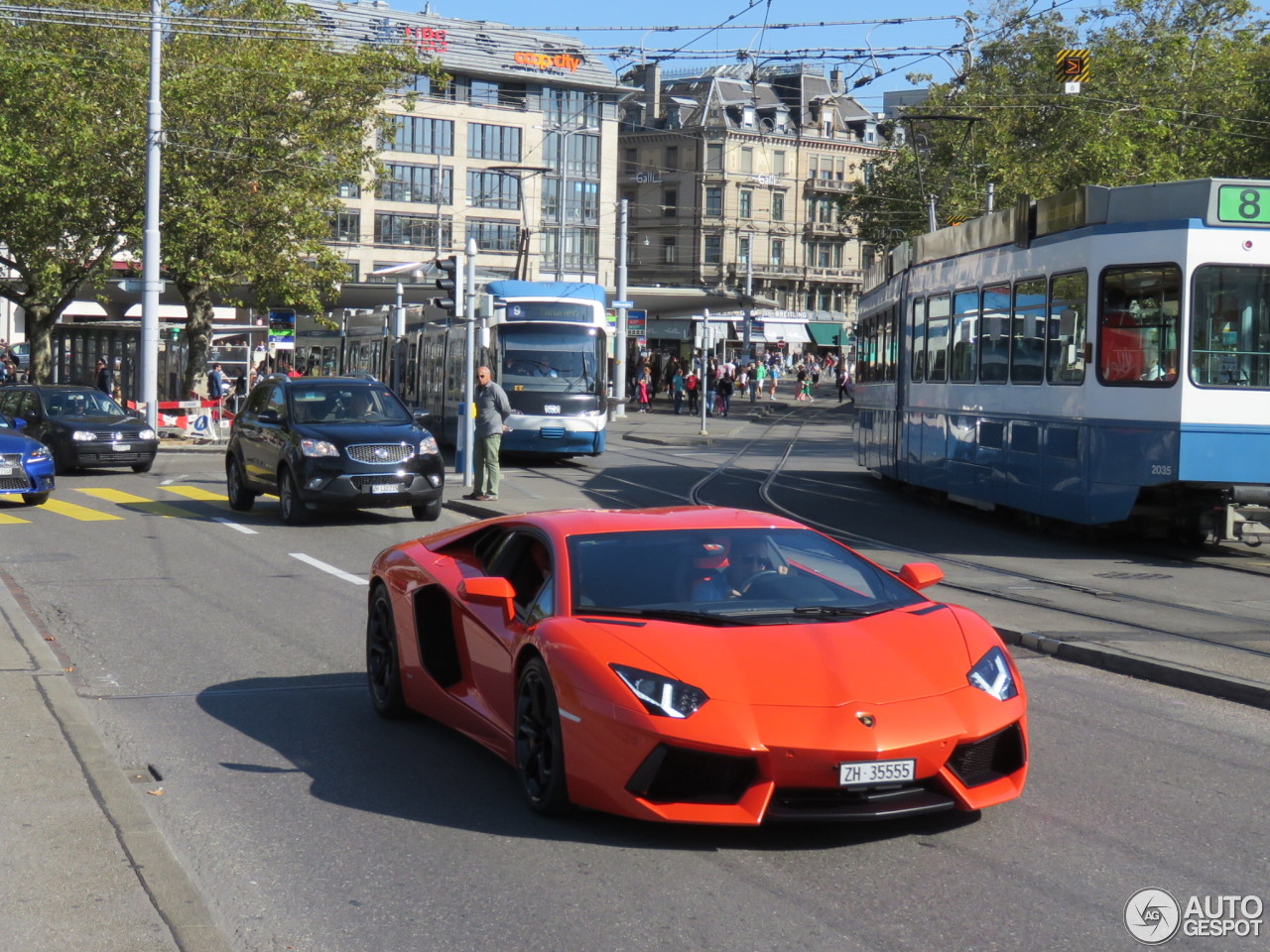 Lamborghini Aventador LP700-4