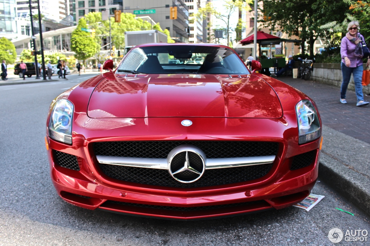 Mercedes-Benz SLS AMG