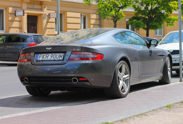 Aston Martin DB9